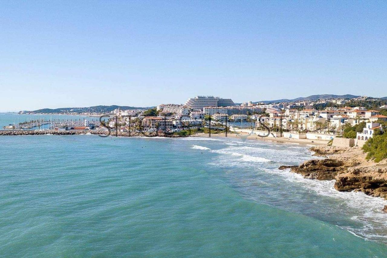 Alojate En Una Torre Sobre El Mar Apartment Sitges Exterior foto